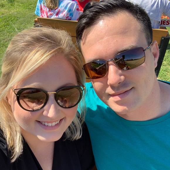 Meet your Posher, Tiffany - Picture 1 of 1